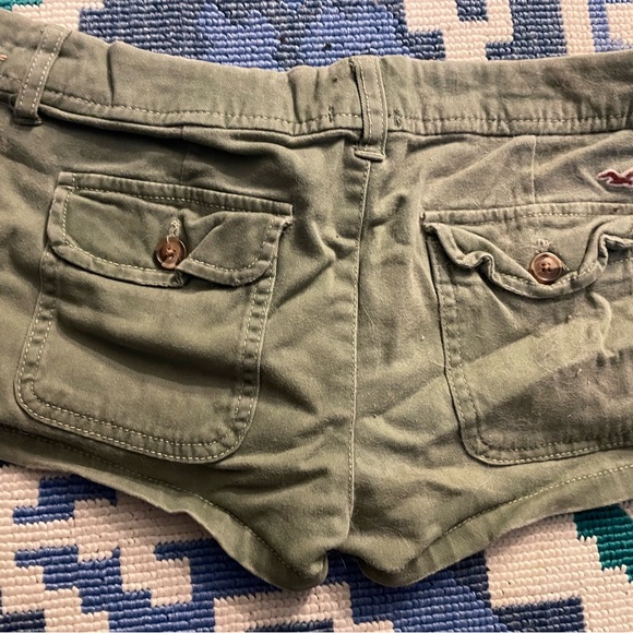 Hollister short shorts! Size 5 - Picture 3 of 3